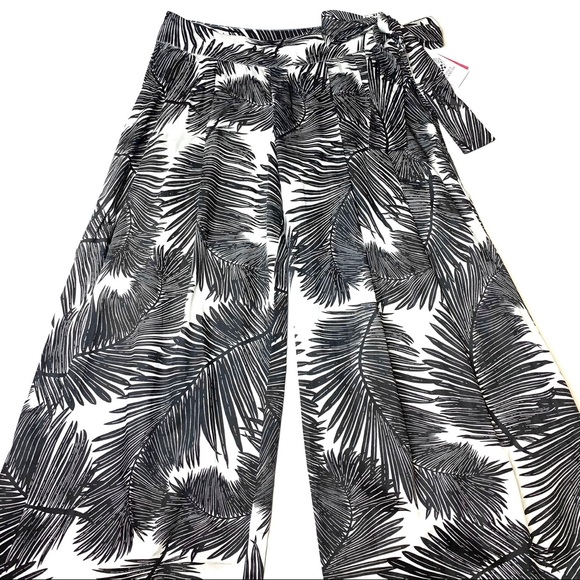 Vince Camuto Other - ❗️SOLD❗️NWT Vince Camuto Tropical Wide Leg Pants